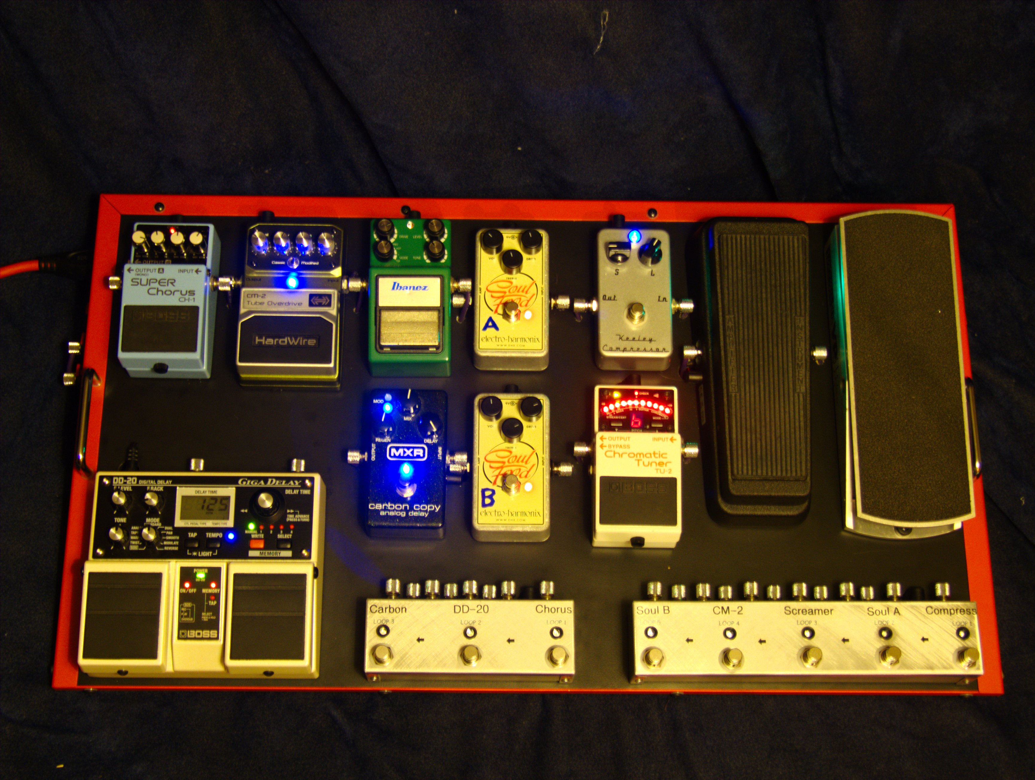 25 - Finished Pedalboard Top Lights 2